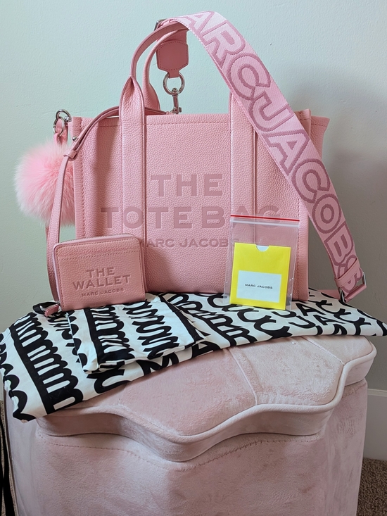 Marc Jacobs Handbags - Marc Jacobs Medium Leather Tote Bag Matching Set In Ribbon Pink With Wallet 💞🎀